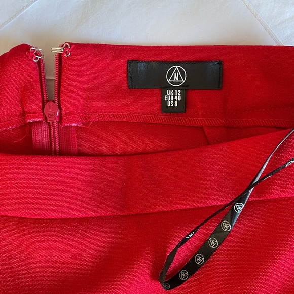 Red suit - Picture 5 of 6